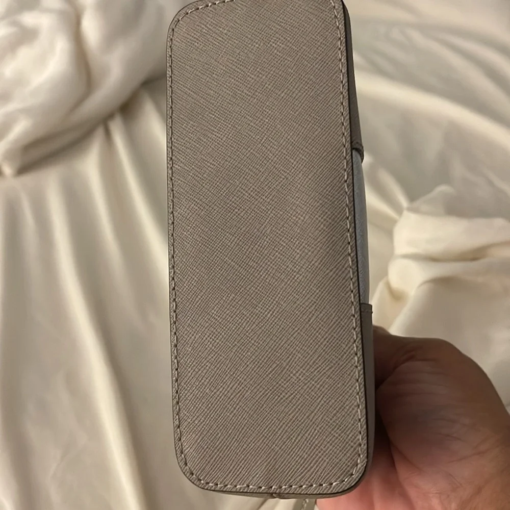 Michael Kors  cosmetics case - Picture 7 of 7
